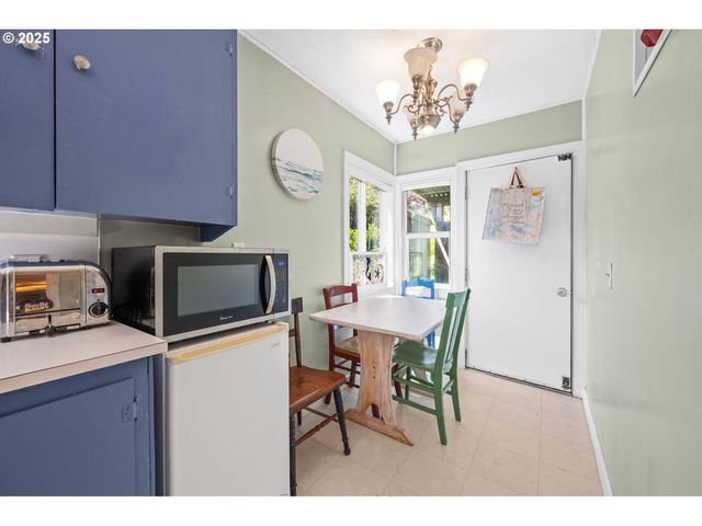 914 N FRANKLIN St, Seaside, OR 97138