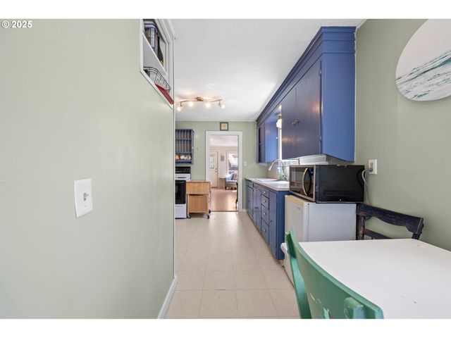 914 N FRANKLIN St, Seaside, OR 97138