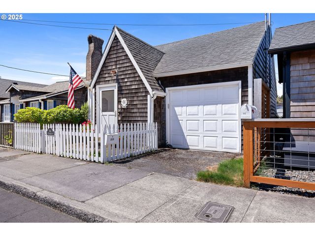 914 N FRANKLIN St, Seaside, OR 97138