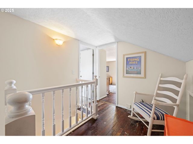 914 N FRANKLIN St, Seaside, OR 97138