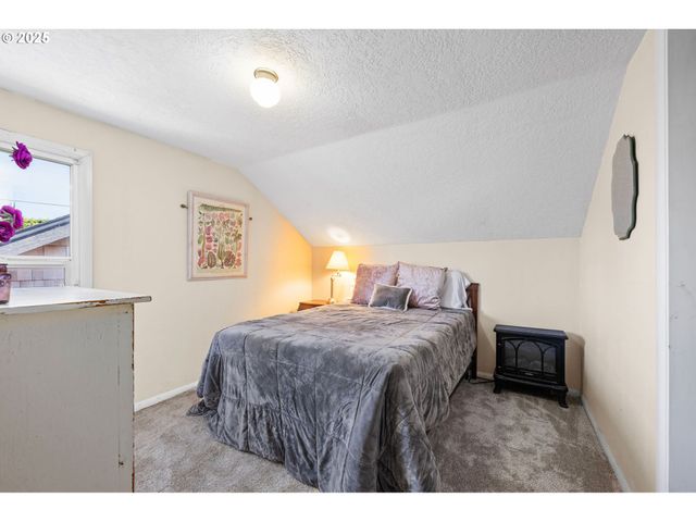 914 N FRANKLIN St, Seaside, OR 97138