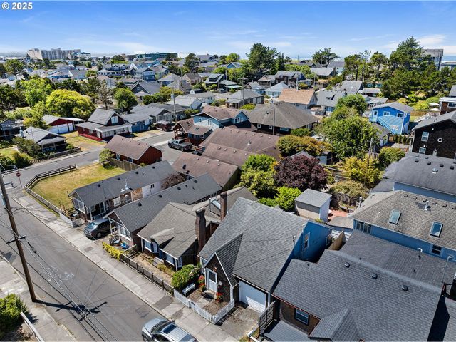 914 N FRANKLIN St, Seaside, OR 97138