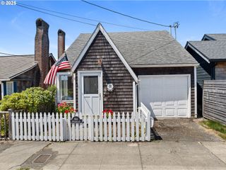 914 N FRANKLIN St, Seaside, OR 97138