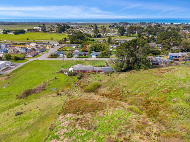 1525 Salmon Avenue, Mckinleyville, CA 95519