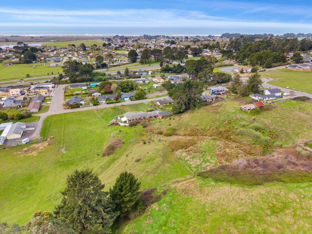 1525 Salmon Avenue, Mckinleyville, CA 95519