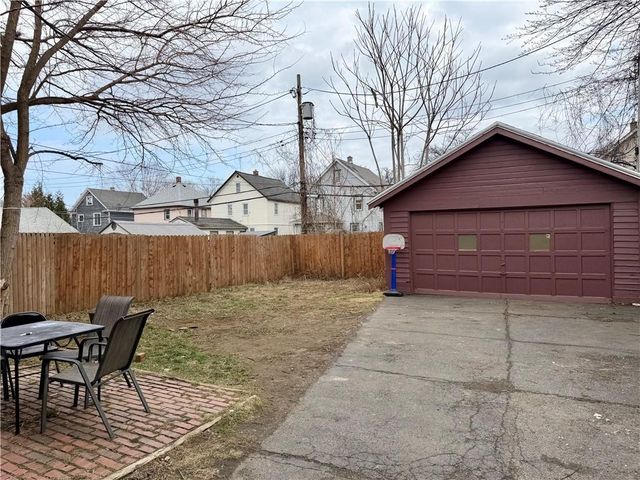 16 Devitt Road, Rochester, NY 14615