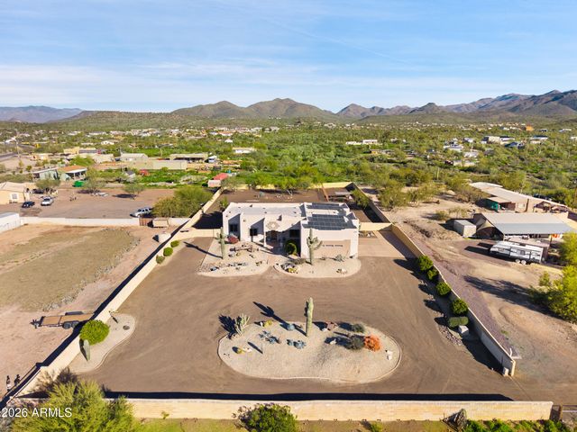 47316 N 10TH Avenue, New River, AZ 85087