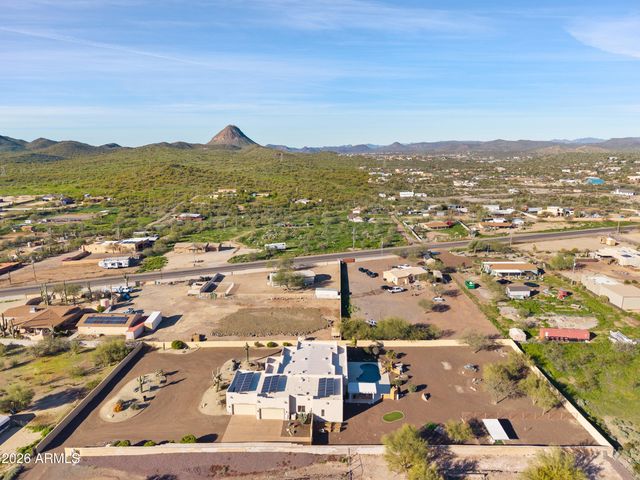 47316 N 10TH Avenue, New River, AZ 85087