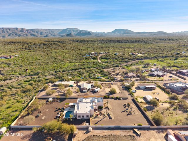 47316 N 10TH Avenue, New River, AZ 85087