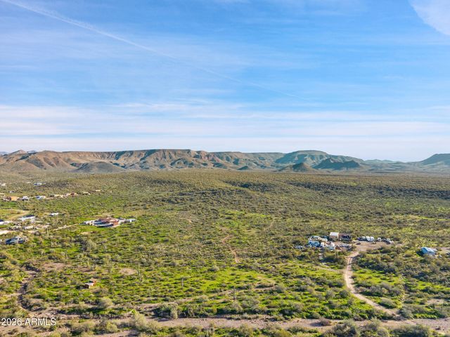 47316 N 10TH Avenue, New River, AZ 85087