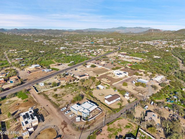 47316 N 10TH Avenue, New River, AZ 85087