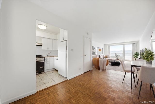 2575 Palisade Avenue 11J, Bronx, NY 10463