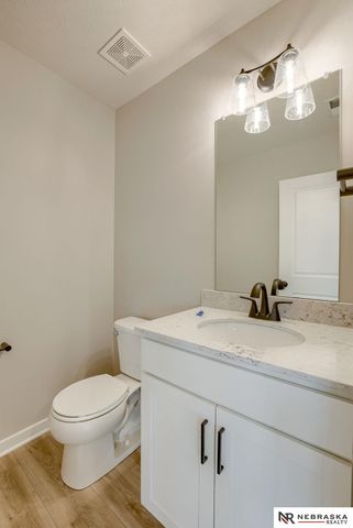 11310 Portage Circle, Papillion, NE 68046