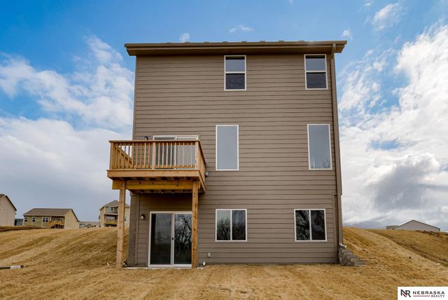 11310 Portage Circle, Papillion, NE 68046