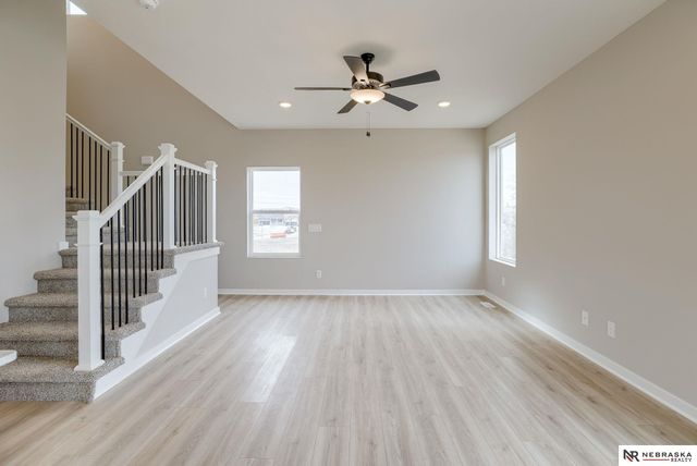 11310 Portage Circle, Papillion, NE 68046