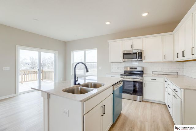 11310 Portage Circle, Papillion, NE 68046