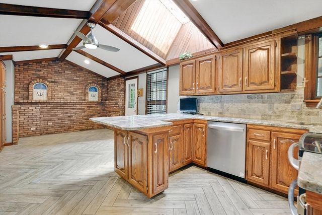 215 Barry St, Agawam, MA 01030