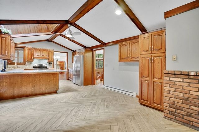 215 Barry St, Agawam, MA 01030