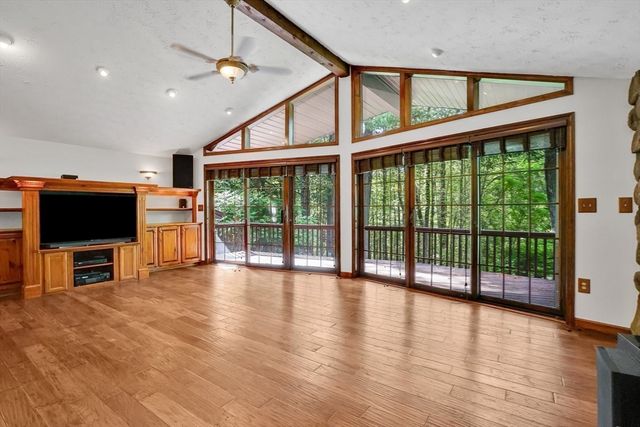 215 Barry St, Agawam, MA 01030