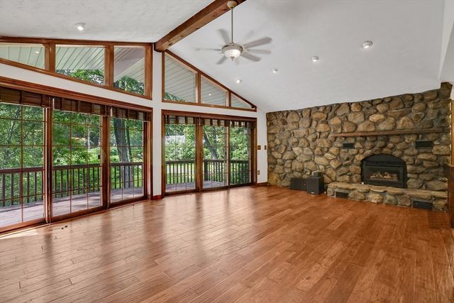 215 Barry St, Agawam, MA 01030
