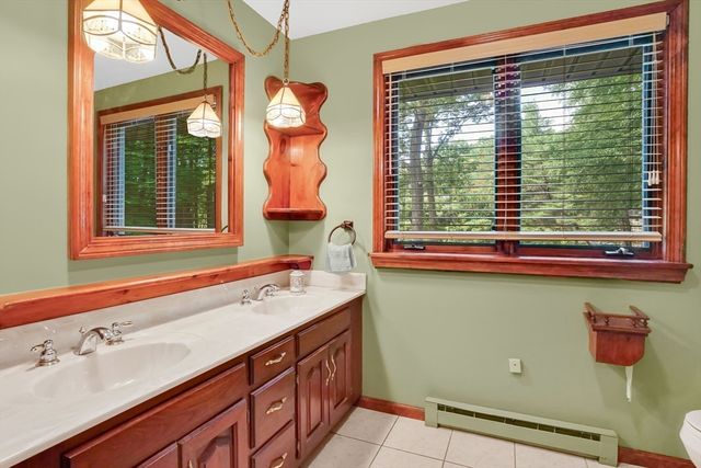 215 Barry St, Agawam, MA 01030