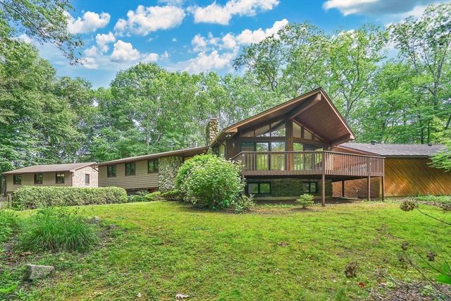 215 Barry St, Agawam, MA 01030