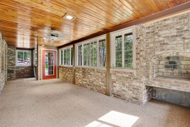 215 Barry St, Agawam, MA 01030