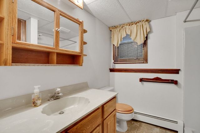 215 Barry St, Agawam, MA 01030