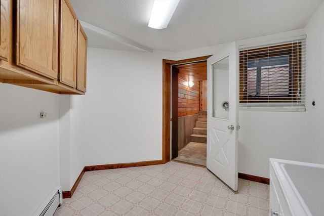 215 Barry St, Agawam, MA 01030