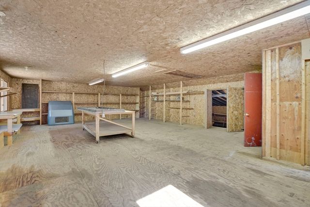 215 Barry St, Agawam, MA 01030