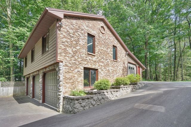 215 Barry St, Agawam, MA 01030
