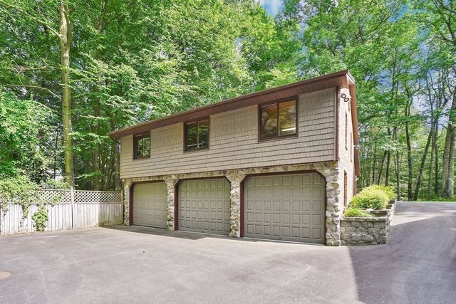 215 Barry St, Agawam, MA 01030