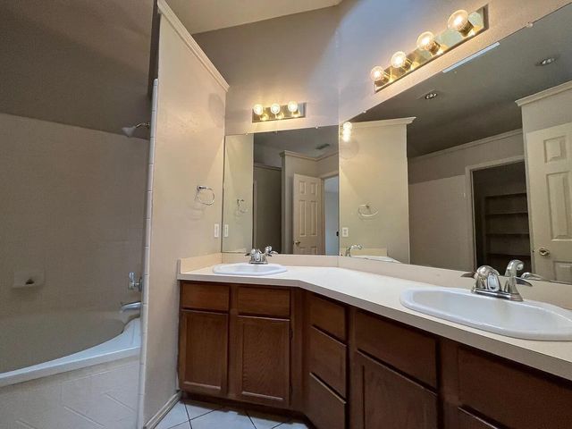 6113 8th Drive, Lubbock, TX 79416