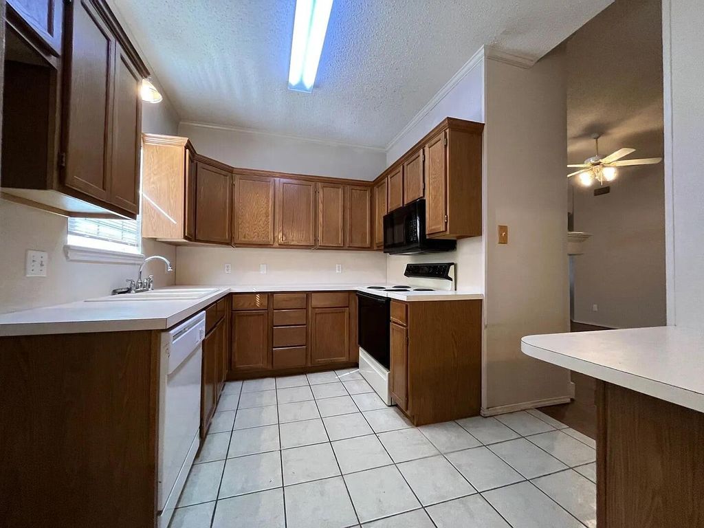 6113 8th Drive, Lubbock, TX 79416