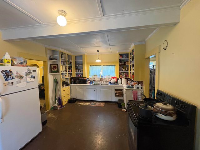 194 Charles Street, Lyndon, VT 05851