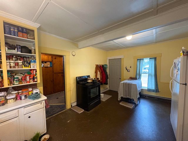 194 Charles Street, Lyndon, VT 05851