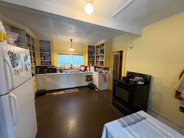 194 Charles Street, Lyndon, VT 05851