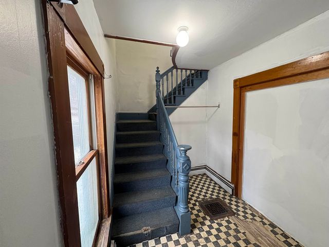 194 Charles Street, Lyndon, VT 05851