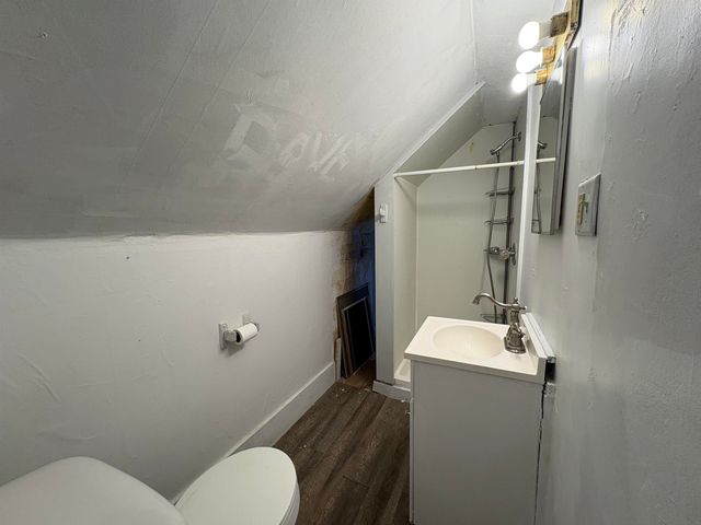 194 Charles Street, Lyndon, VT 05851