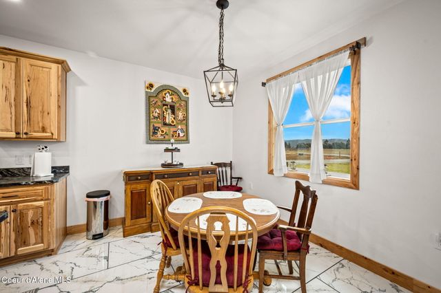 86 Nuthatch LN, Moyie Springs, ID 83845