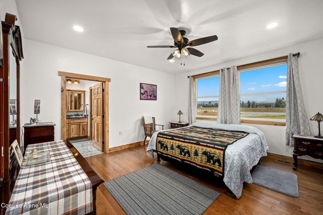 86 Nuthatch LN, Moyie Springs, ID 83845