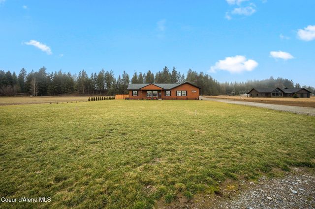 86 Nuthatch LN, Moyie Springs, ID 83845