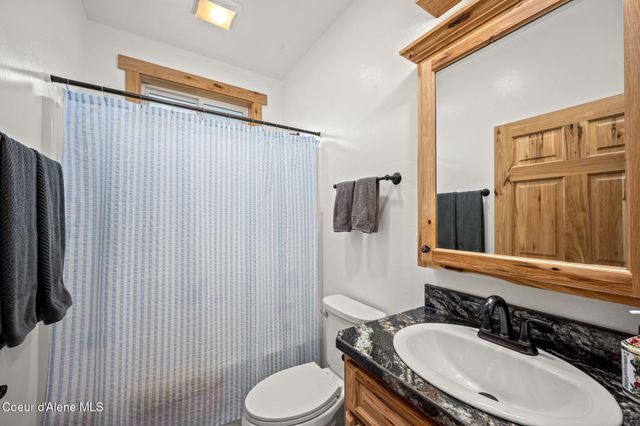 86 Nuthatch LN, Moyie Springs, ID 83845