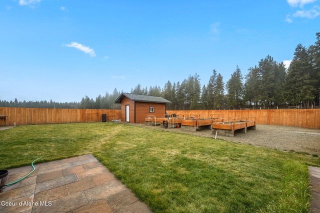 86 Nuthatch LN, Moyie Springs, ID 83845