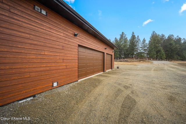 86 Nuthatch LN, Moyie Springs, ID 83845