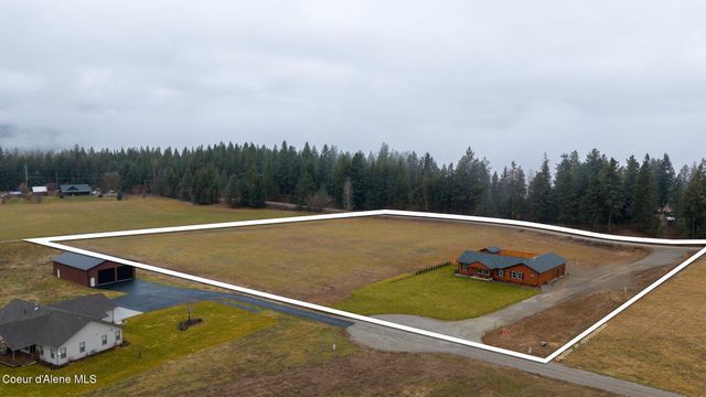 86 Nuthatch LN, Moyie Springs, ID 83845