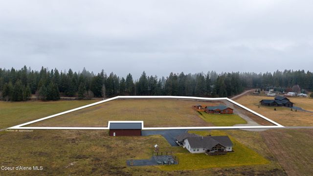 86 Nuthatch LN, Moyie Springs, ID 83845