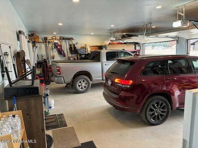 86 Nuthatch LN, Moyie Springs, ID 83845