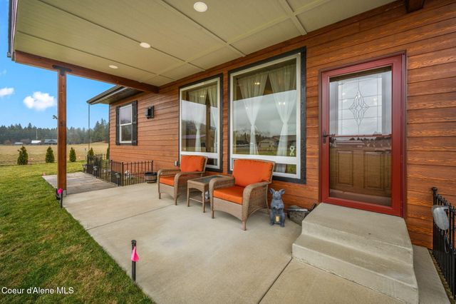 86 Nuthatch LN, Moyie Springs, ID 83845