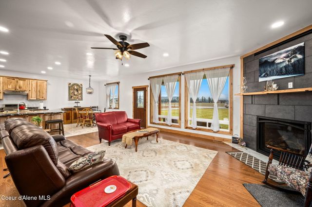 86 Nuthatch LN, Moyie Springs, ID 83845